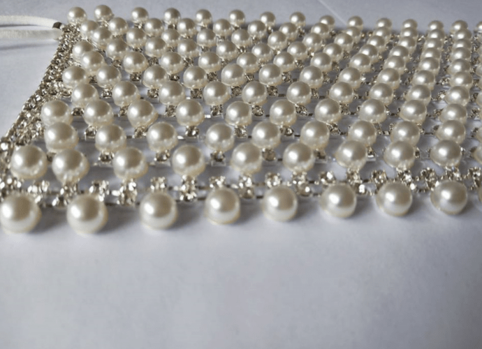 Wedding face mask Bling Bling Pearl - ADAEZE'S BOUTIQUEApparel & AccessoriesShelegances Curvessc123757724604Wedding face mask Bling Bling PearlWedding face mask Bling Bling Pearlwhite w/pearlsone size